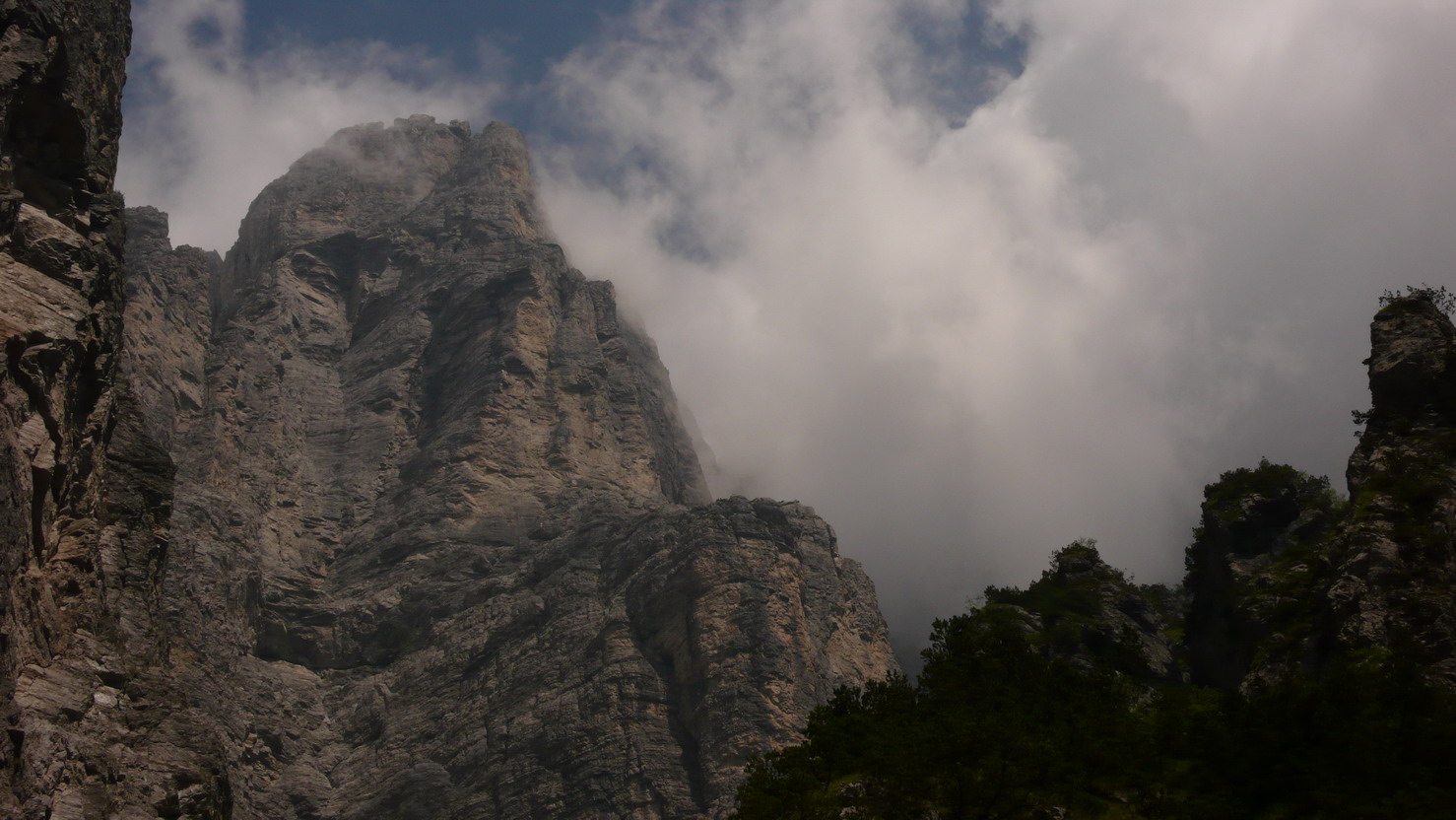 La val de Piero e Schiara nel parco delle dolomiti bellunesi